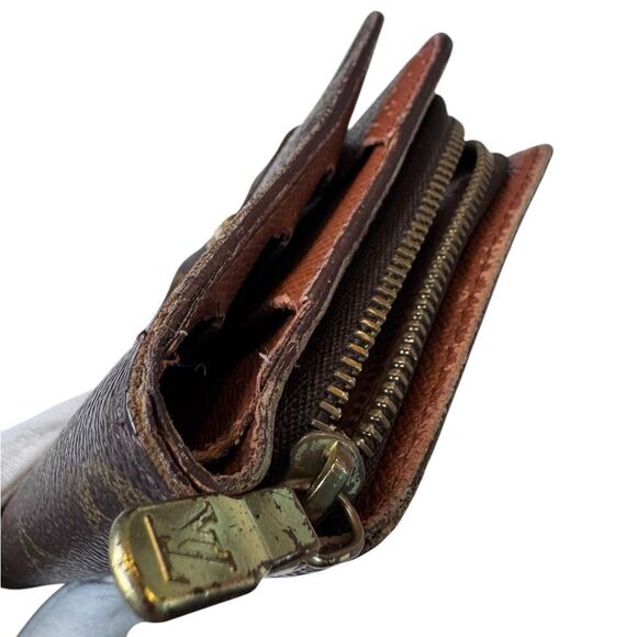 Louis Vuitton Monogram Compact Wallet - Picture 11 of 12